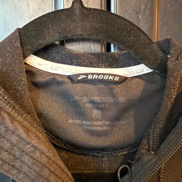 Women's Brooks Reflective Full Zip Black Running Jacket, Small, Fair Condition - Picture 2 of 13